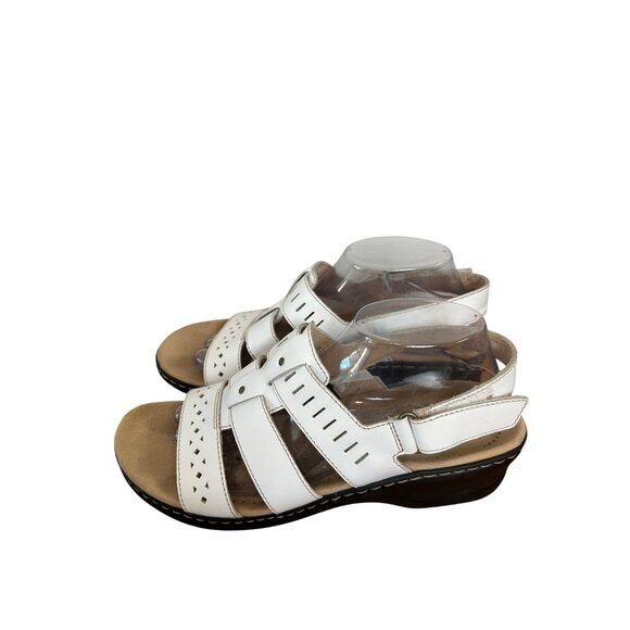 Clarks Size 10  Strappy Stylist Summer Comfy Casual Chic Slip On Sandals White - Picture 2 of 13